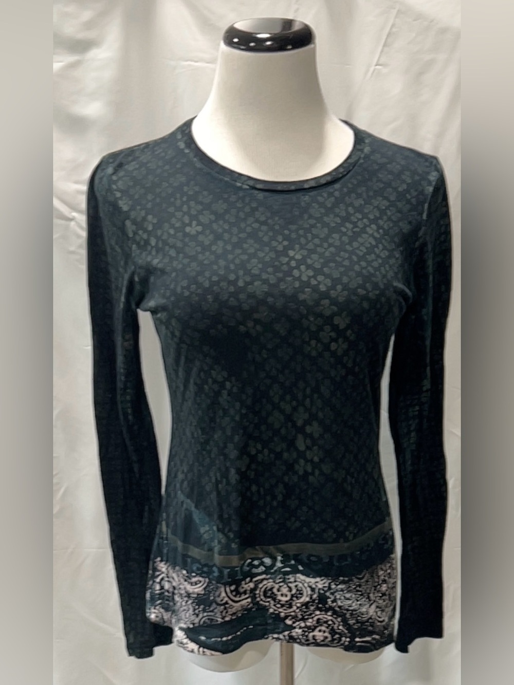 Marika Charles Women Long Sleeve Top Floral Pattern 100% Supima Cotton Size 2 US